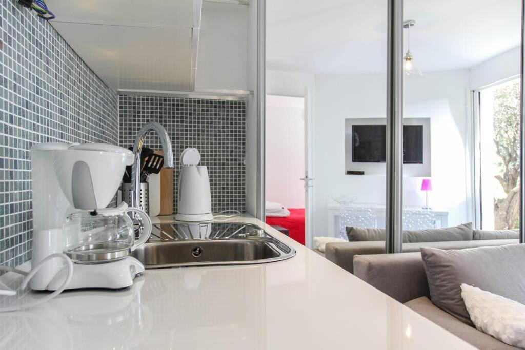 Appartement Lumineux Avec Terrasse Jardin Et Acces Piscine Вильфранш-сюр-Мер Экстерьер фото
