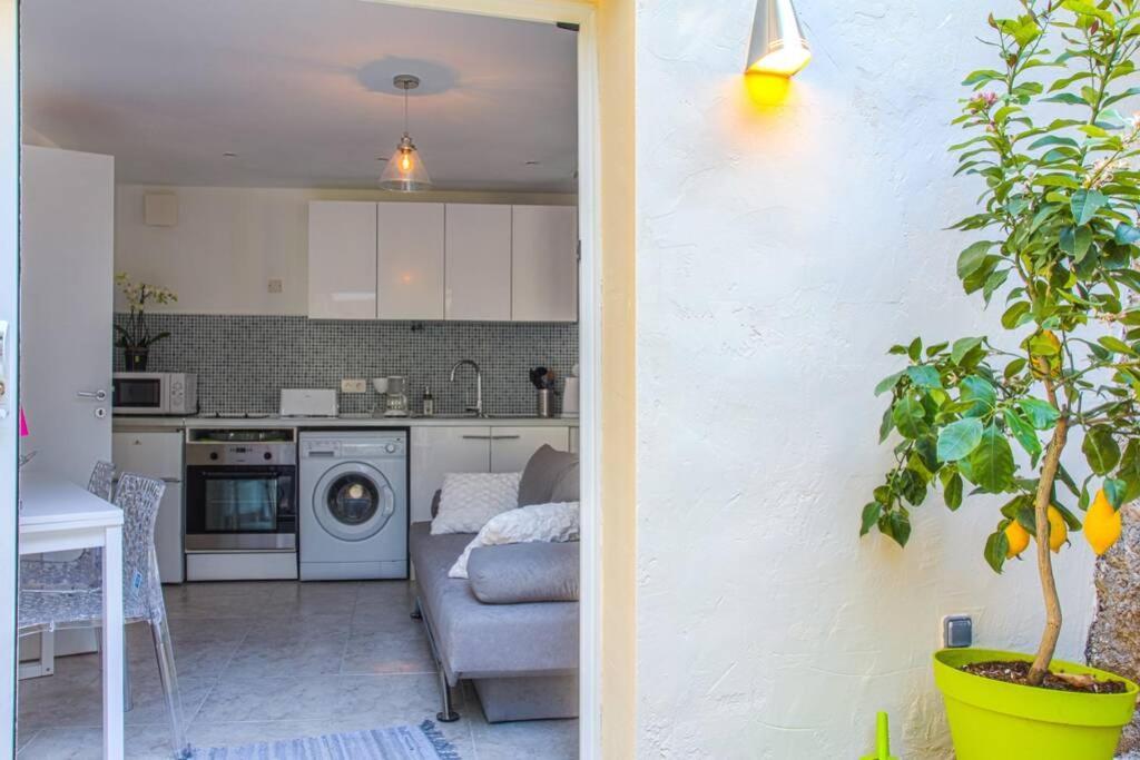 Appartement Lumineux Avec Terrasse Jardin Et Acces Piscine Вильфранш-сюр-Мер Экстерьер фото